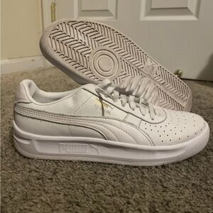 Puma Men's White Sneakers
